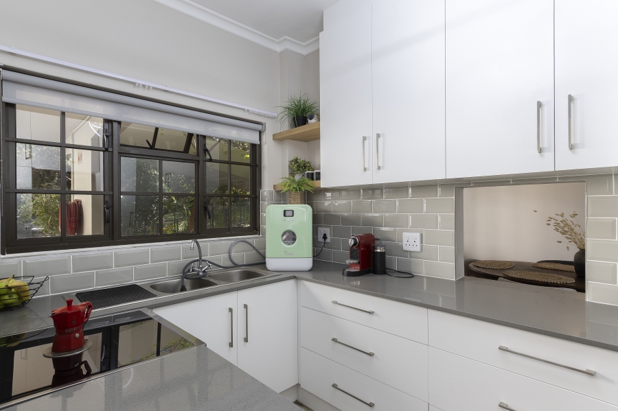2 Bedroom Property for Sale in Roundhay Western Cape